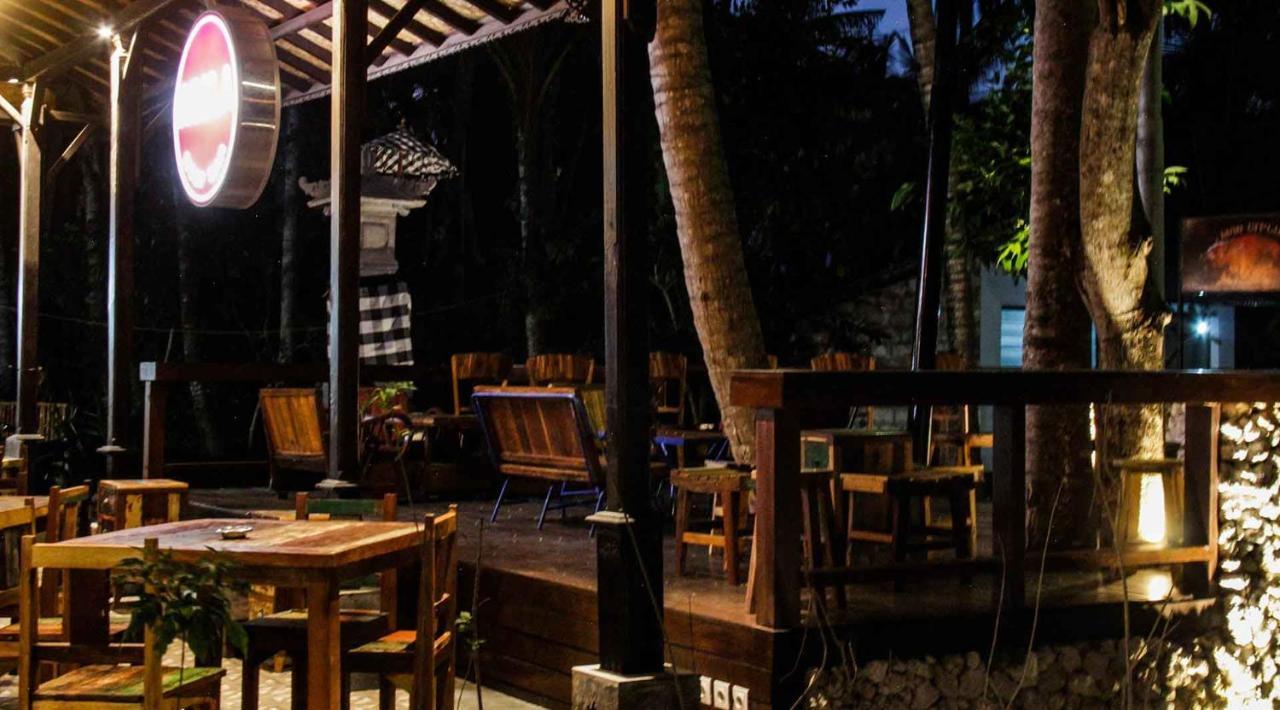 Acala Hostel & Reef Bar Toyapakeh Eksteriør billede
